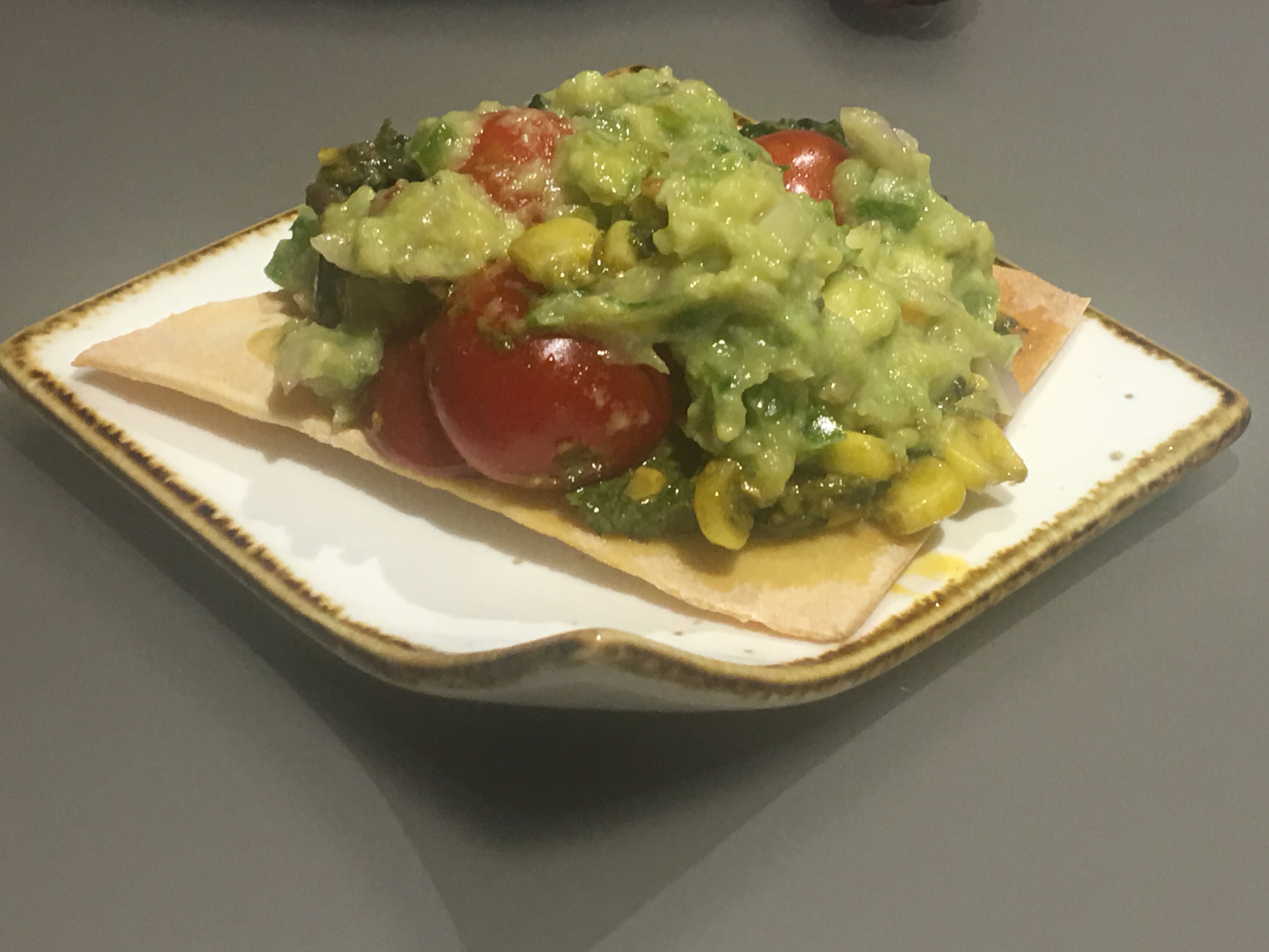 Flat bread with guacamole 202